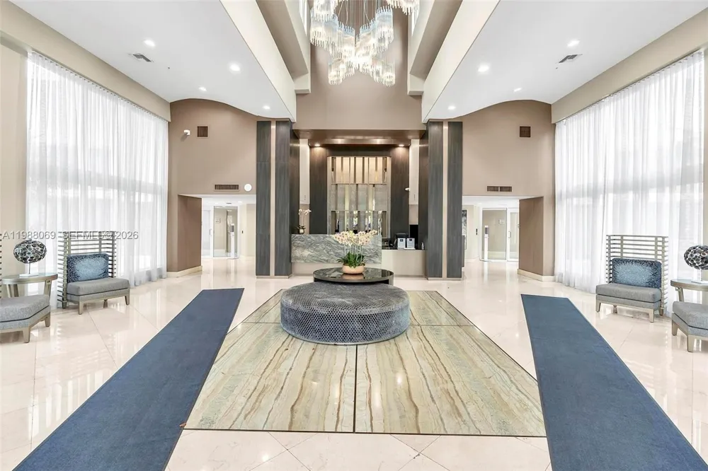 3370 HIDDEN BAY DR #2210 Aventura, FL 33180