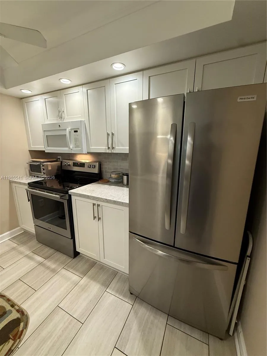 608 Waterside Dr #608 Hypoluxo, FL 33462