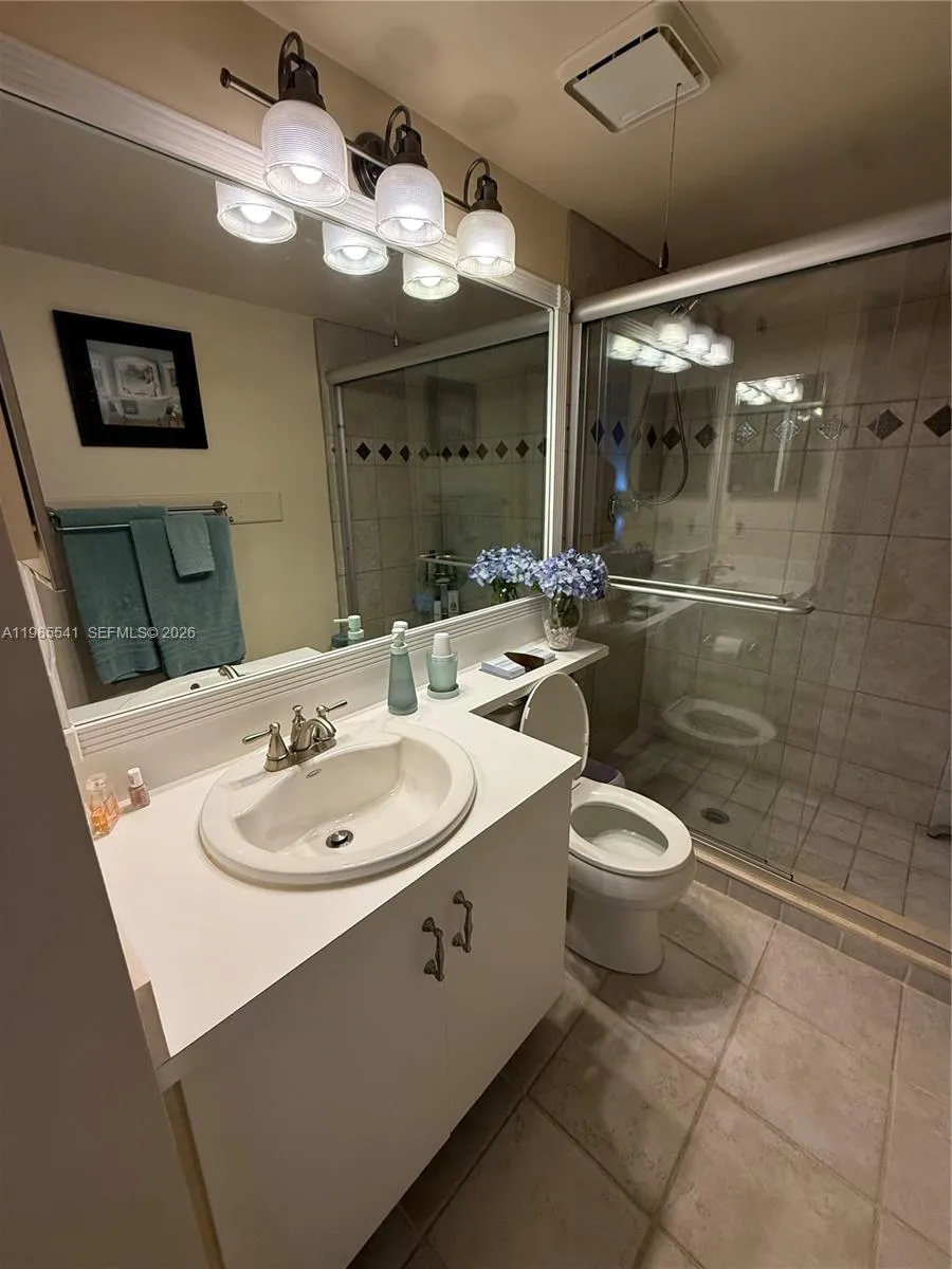 608 Waterside Dr #608 Hypoluxo, FL 33462