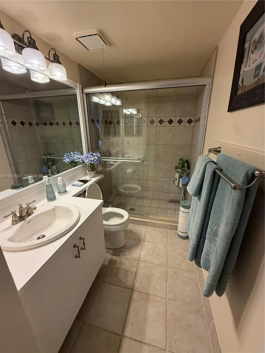 608 Waterside Dr #608 Hypoluxo, FL 33462