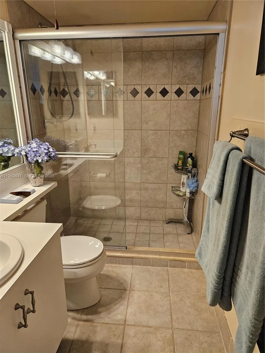 608 Waterside Dr #608 Hypoluxo, FL 33462