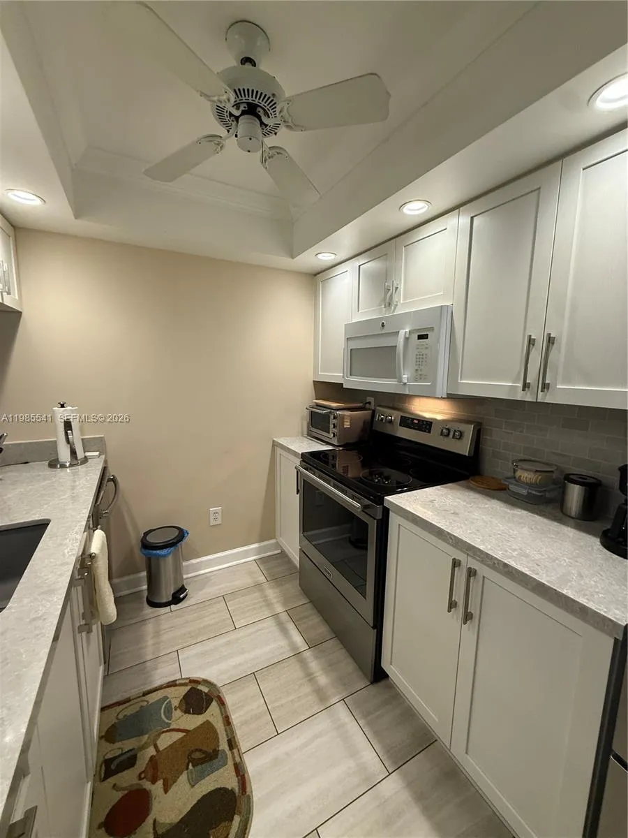 608 Waterside Dr #608 Hypoluxo, FL 33462