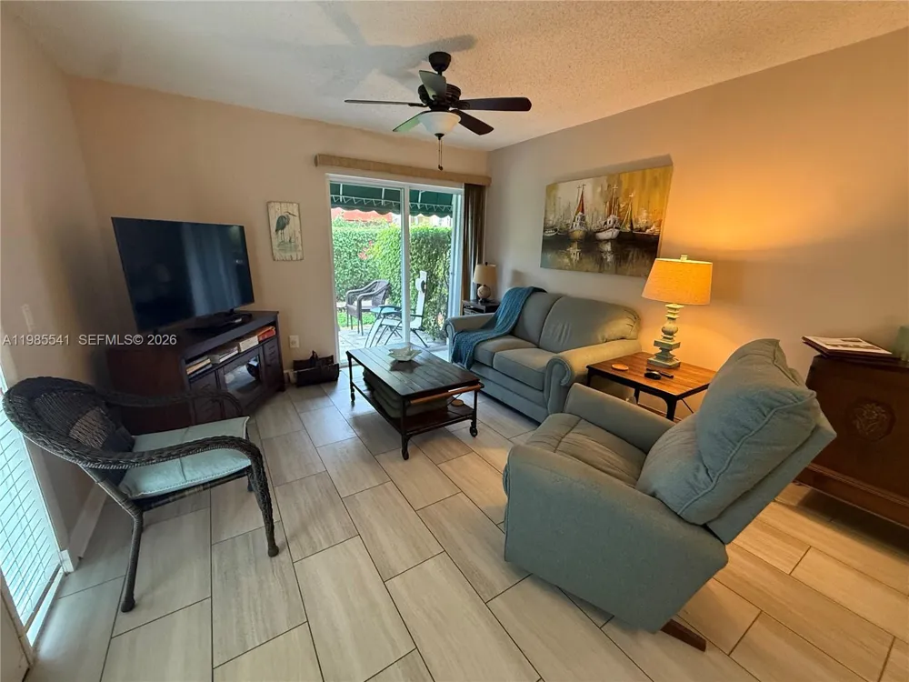 608 Waterside Dr #608 Hypoluxo, FL 33462