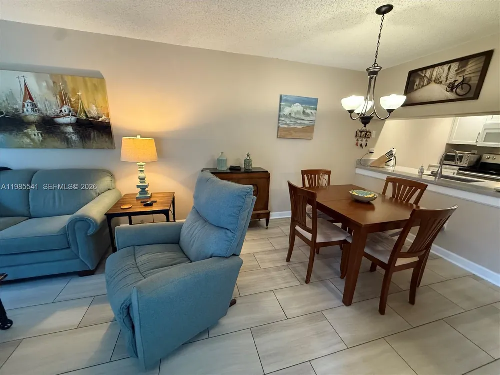 608 Waterside Dr #608 Hypoluxo, FL 33462