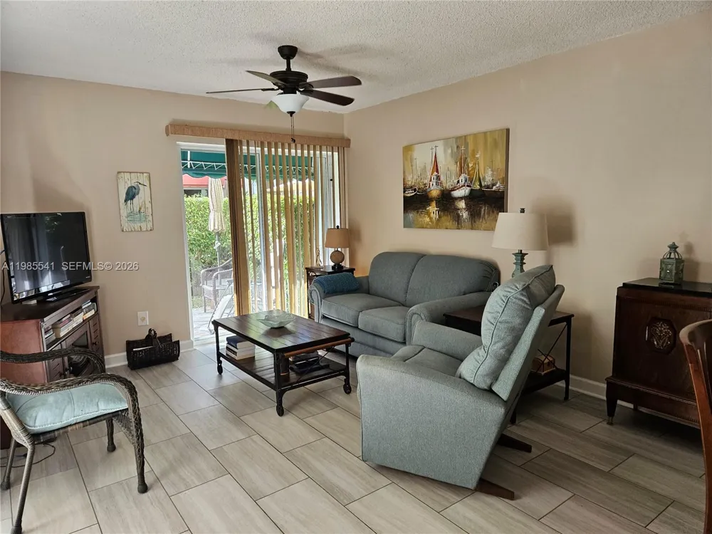 608 Waterside Dr #608 Hypoluxo, FL 33462