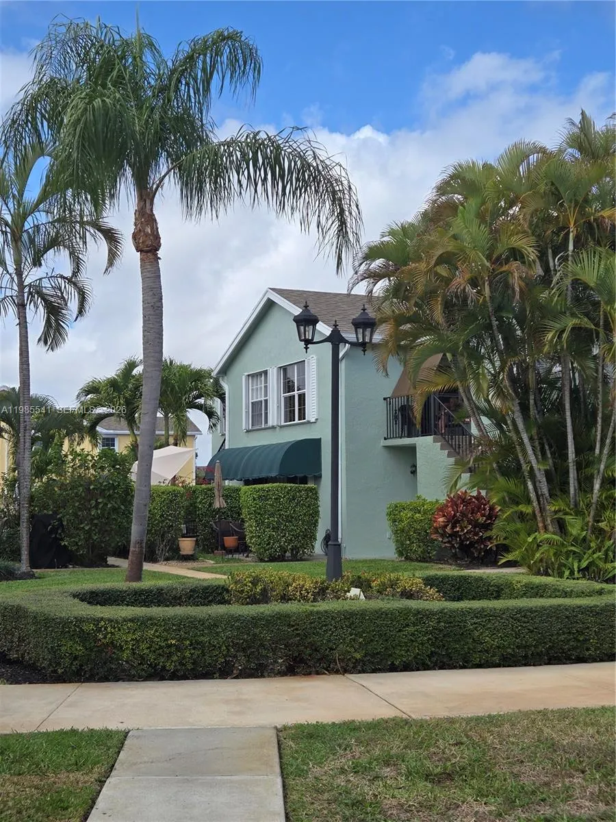 608 Waterside Dr #608 Hypoluxo, FL 33462