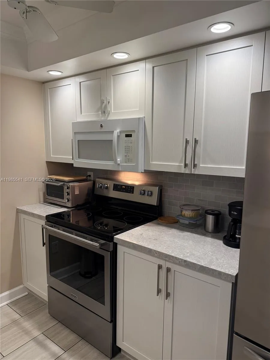 608 Waterside Dr #608 Hypoluxo, FL 33462