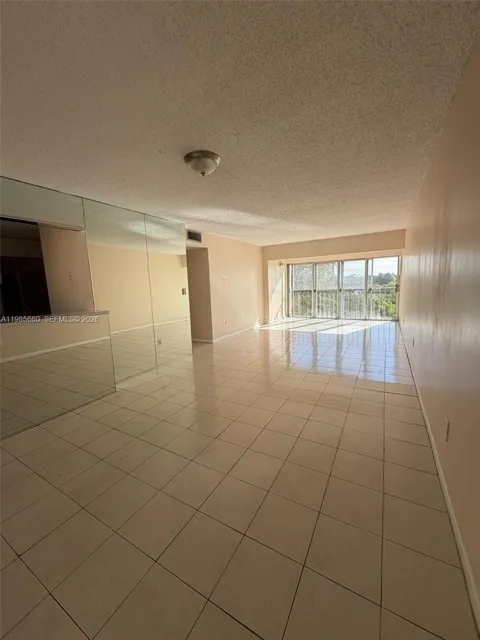 9180 Fontainebleau Blvd #401