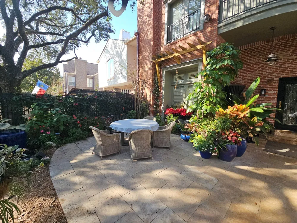 4716 Post Oak Timber Drive Houston, TX 77056