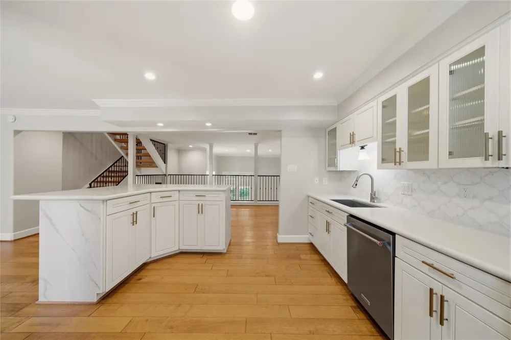 4716 Post Oak Timber Drive Houston, TX 77056