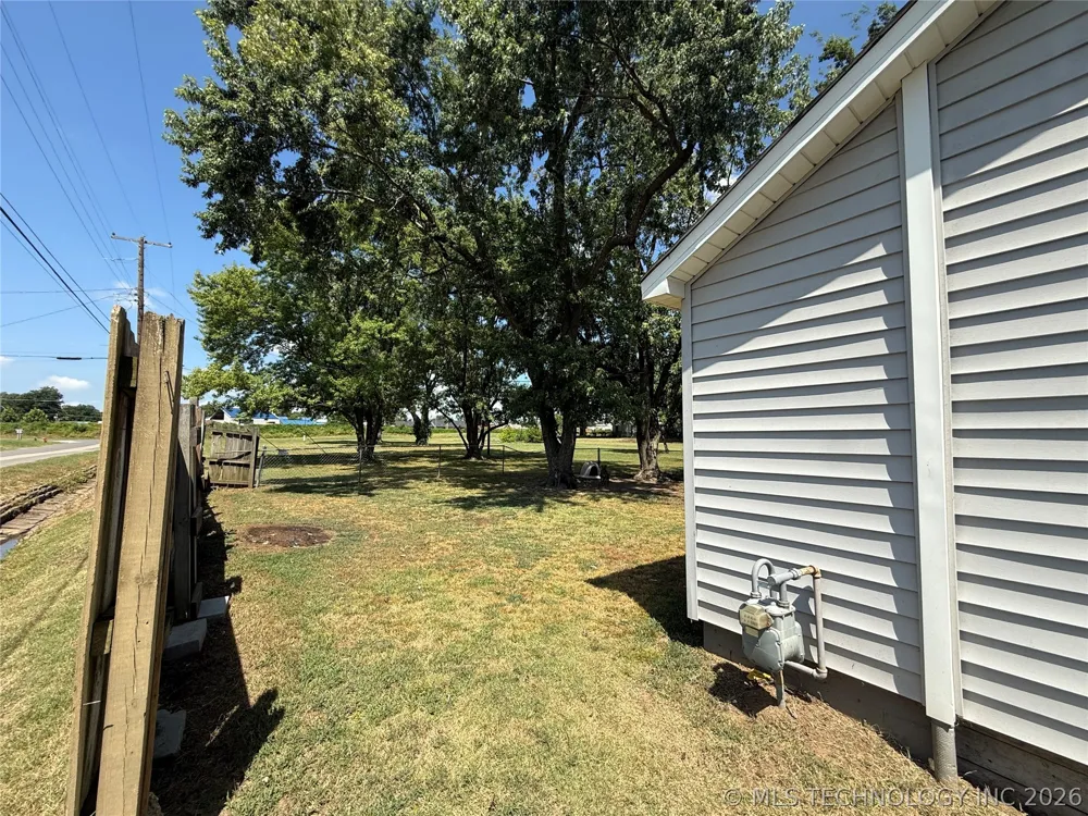220 E Audd Avenue Checotah, OK 74426