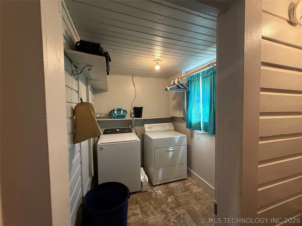 220 E Audd Avenue Checotah, OK 74426