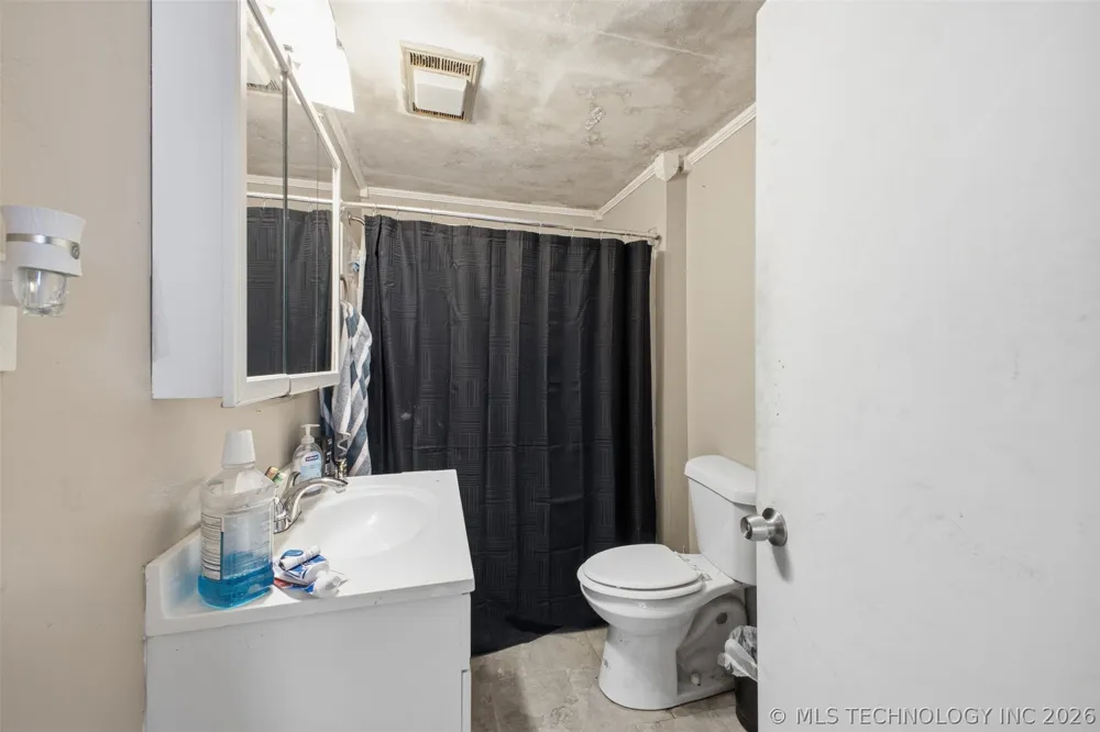 804 E Gardena Ada, OK 74820