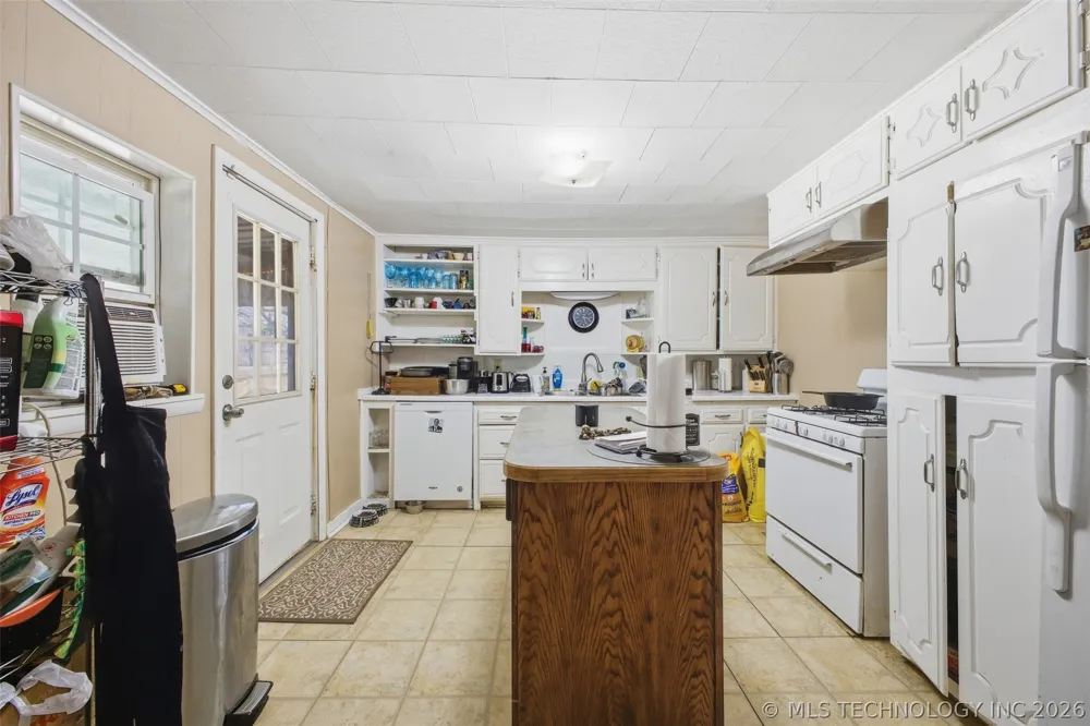 804 E Gardena Ada, OK 74820