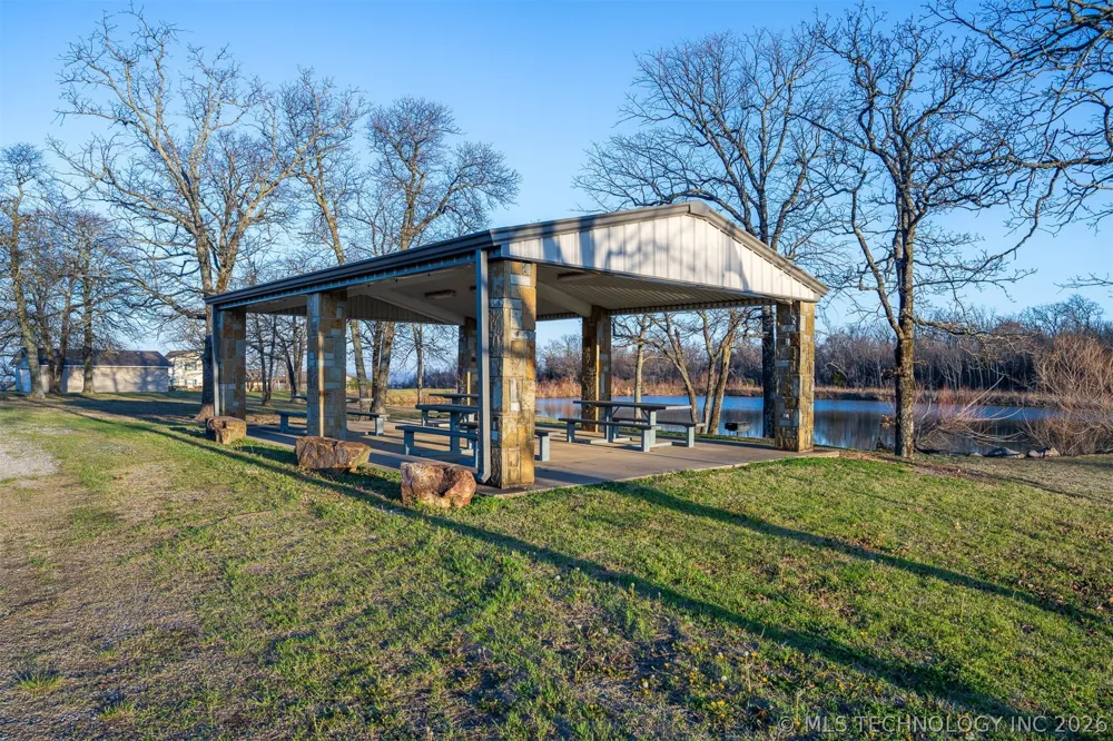 Summit Road Cookson, OK 74427