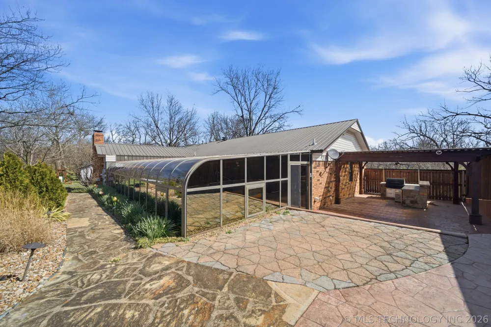 1001 Hopi Street Chouteau, OK 74337