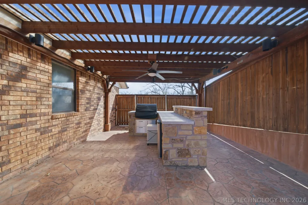 1001 Hopi Street Chouteau, OK 74337