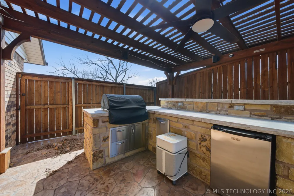 1001 Hopi Street Chouteau, OK 74337