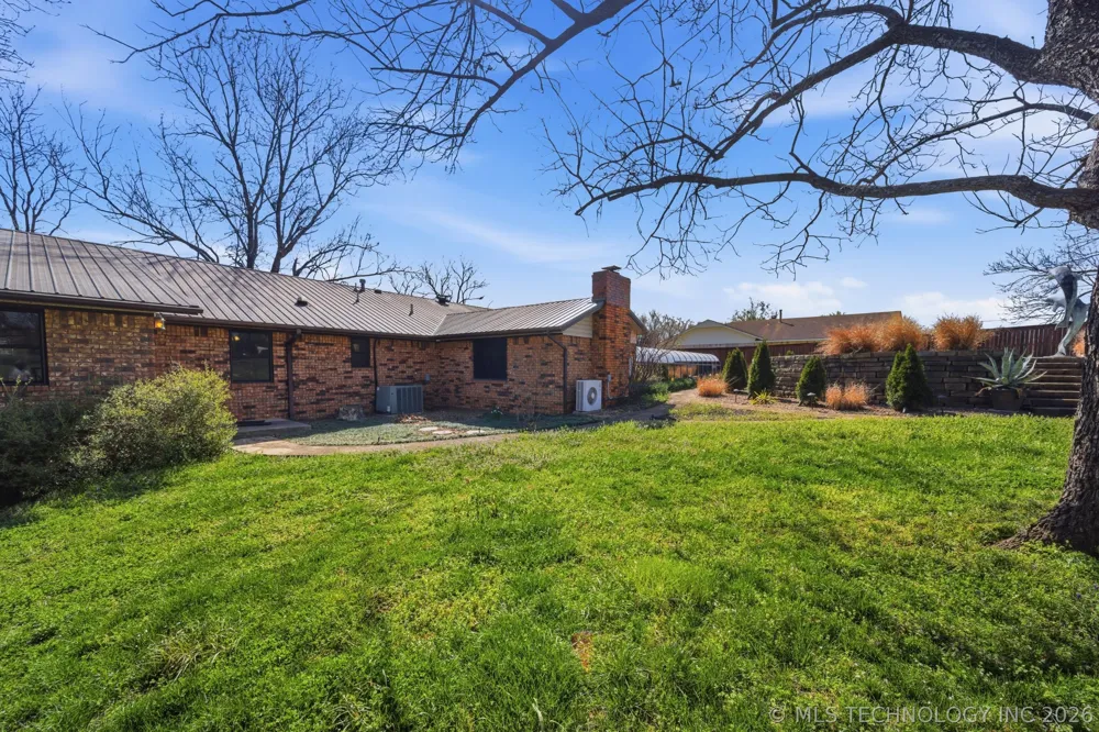 1001 Hopi Street Chouteau, OK 74337