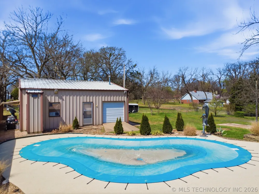 1001 Hopi Street Chouteau, OK 74337