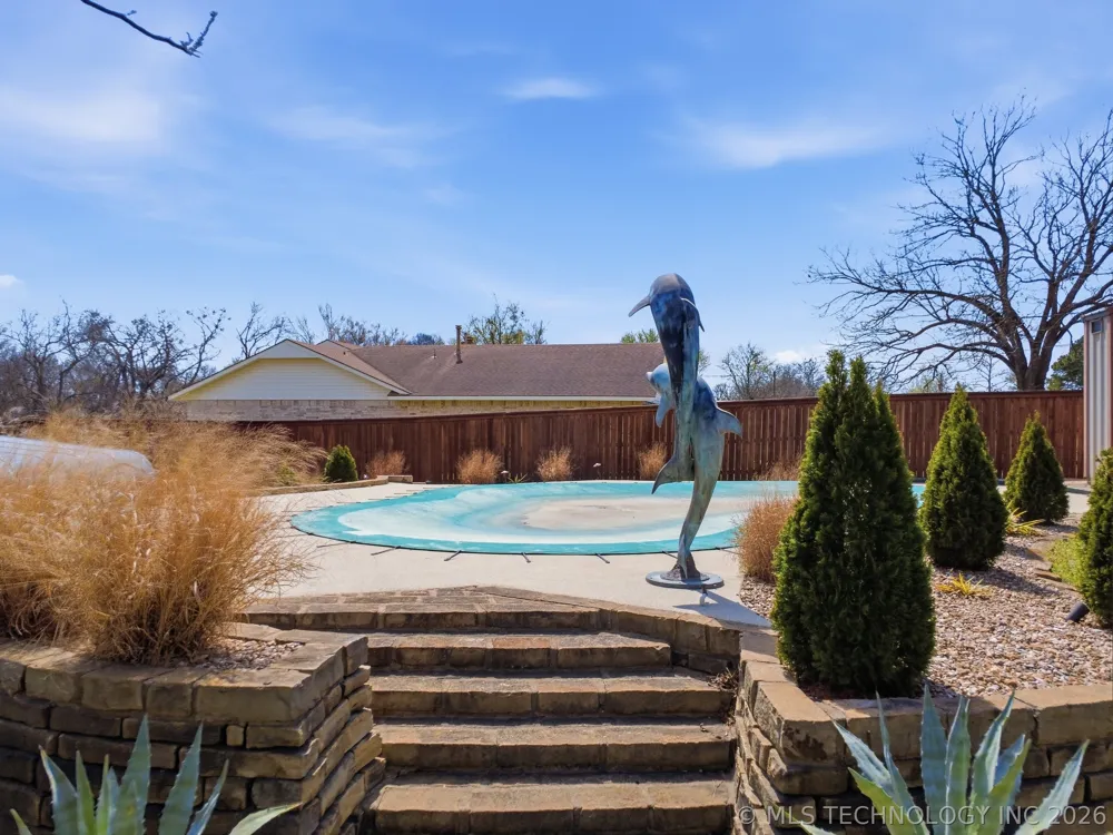 1001 Hopi Street Chouteau, OK 74337