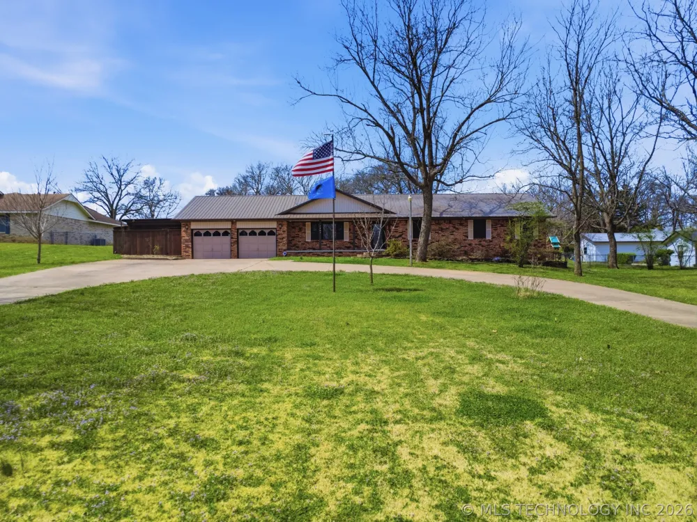 1001 Hopi Street Chouteau, OK 74337