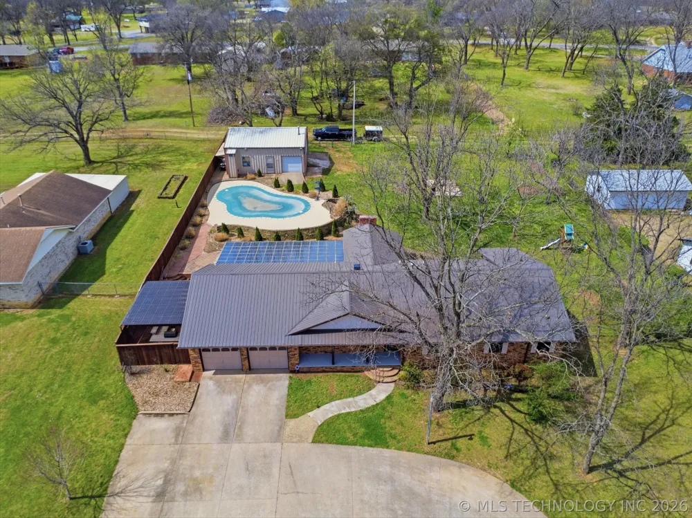 1001 Hopi Street Chouteau, OK 74337