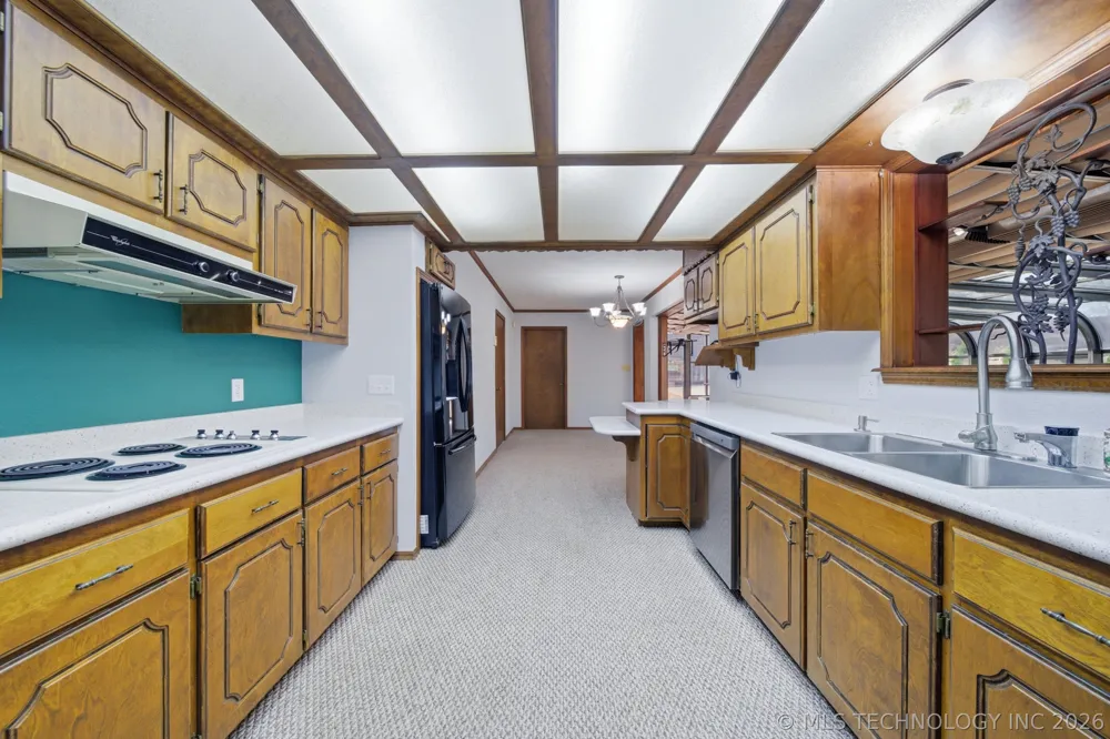 1001 Hopi Street Chouteau, OK 74337