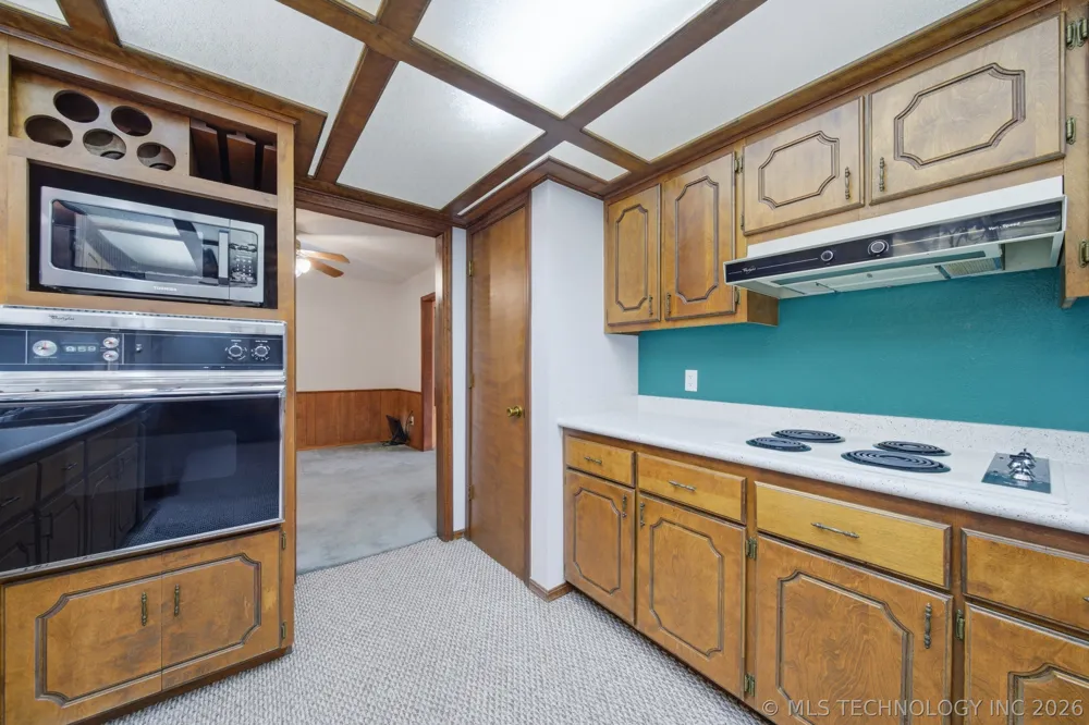 1001 Hopi Street Chouteau, OK 74337