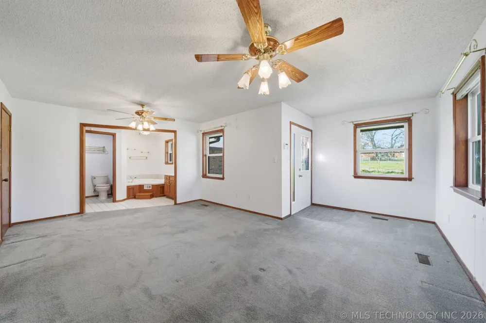 1001 Hopi Street Chouteau, OK 74337