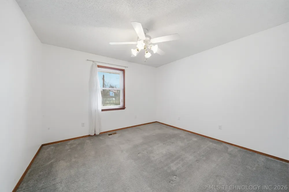 1001 Hopi Street Chouteau, OK 74337