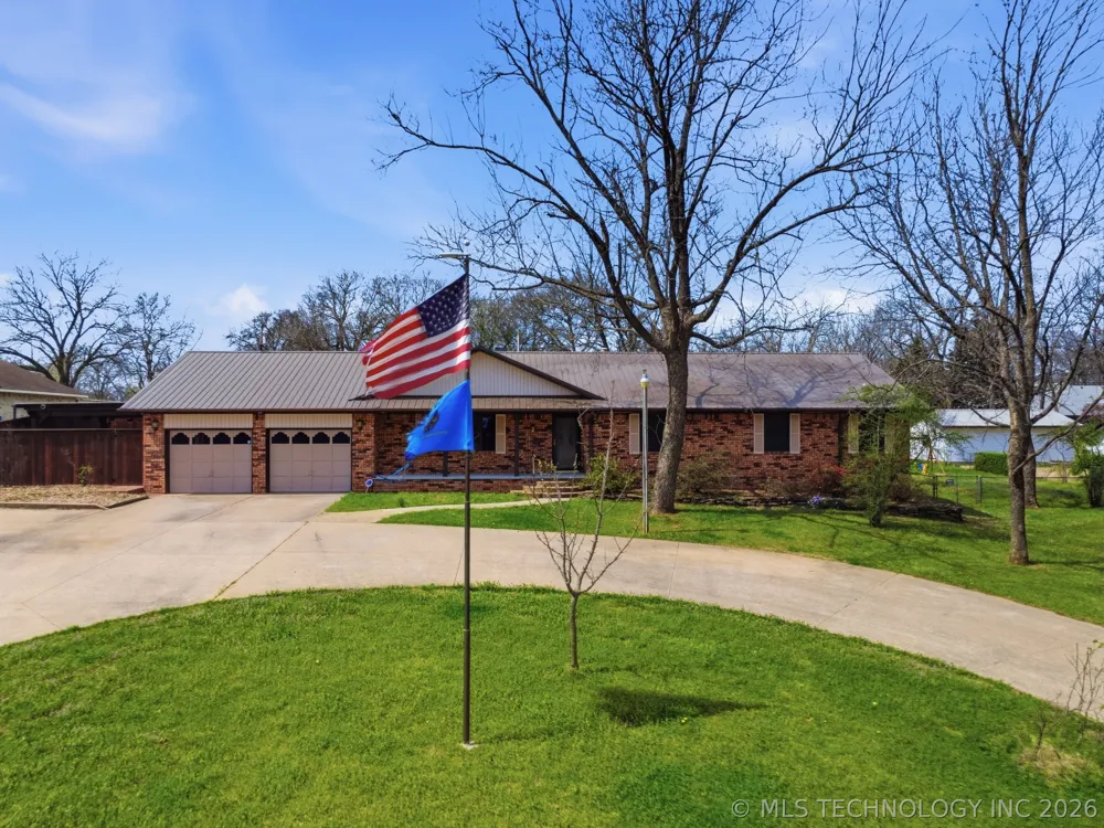 1001 Hopi Street Chouteau, OK 74337