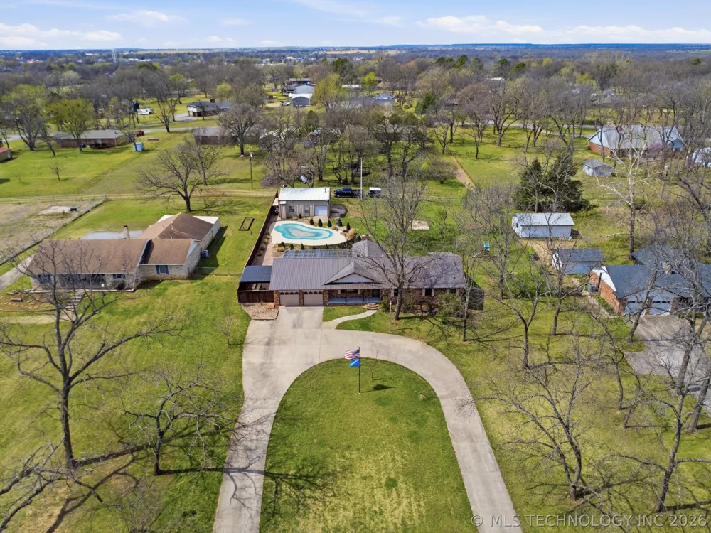 1001 Hopi Street Chouteau, OK 74337