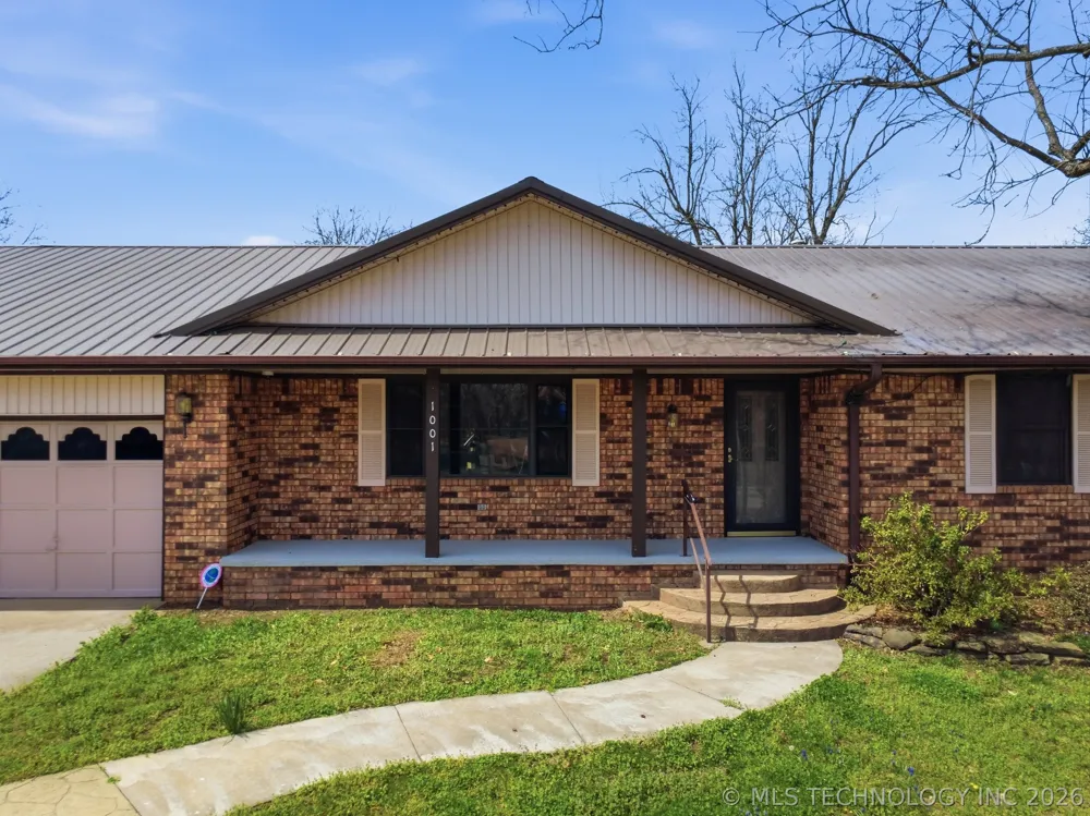 1001 Hopi Street Chouteau, OK 74337