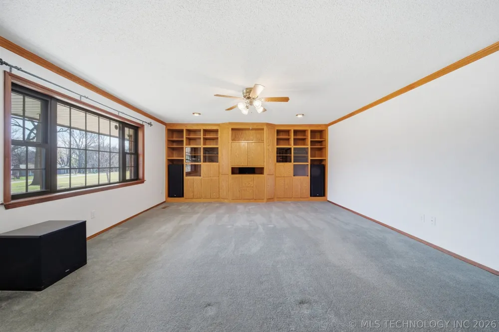 1001 Hopi Street Chouteau, OK 74337