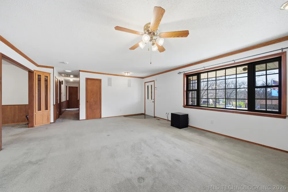 1001 Hopi Street Chouteau, OK 74337