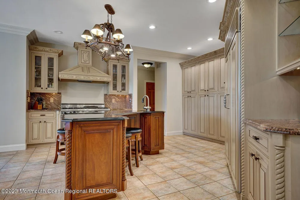 67 Phalanx Road Lincroft, NJ 07738