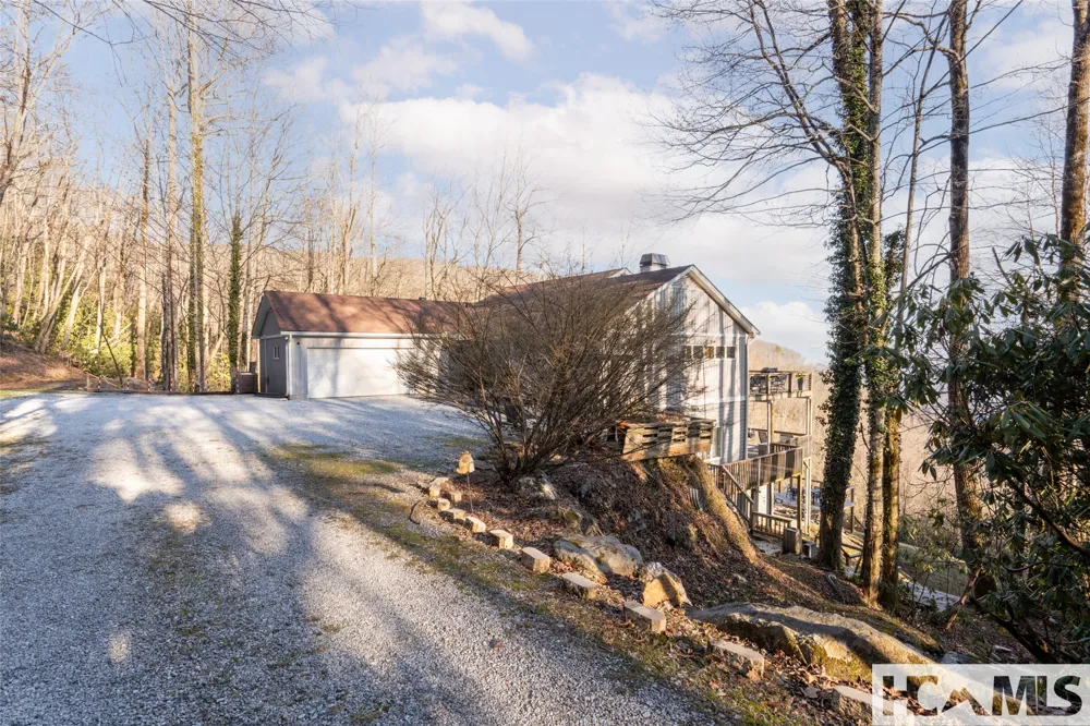 1624 Tower Road Sapphire, NC 28774