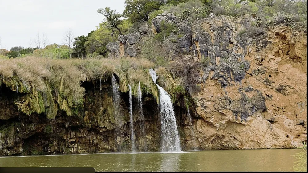 392 Kingforest Drive Marble Falls, TX 78654