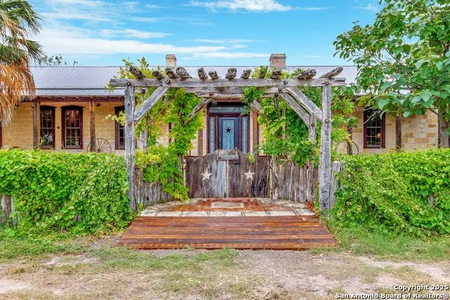 113 james Brackettville, TX 78832