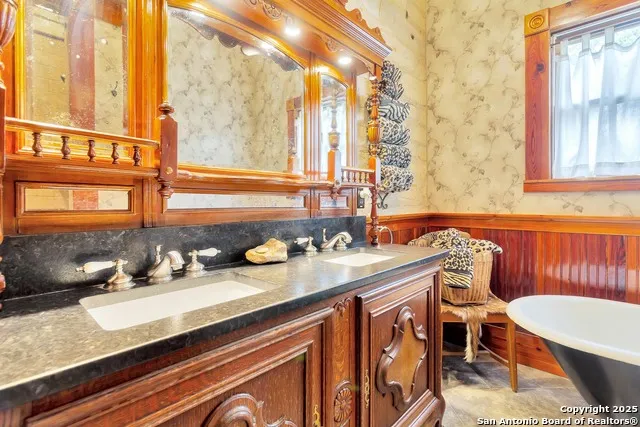 113 james Brackettville, TX 78832