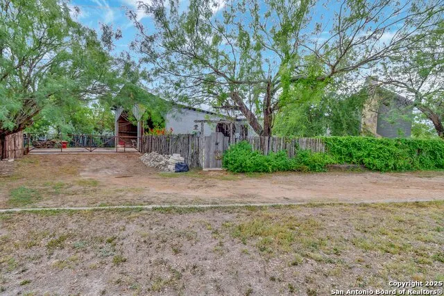 113 james Brackettville, TX 78832