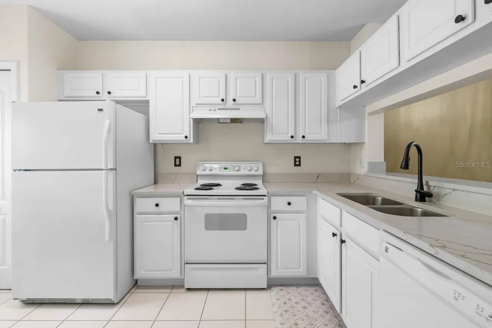 2411 LAKE WOODBERRY CIRCLE Brandon, FL 33510