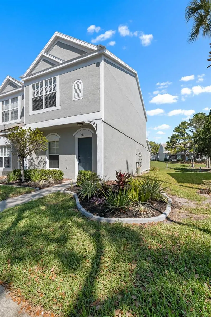 2411 LAKE WOODBERRY CIRCLE Brandon, FL 33510