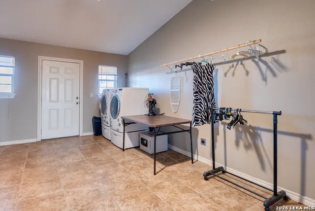 1725 Fm 2504 Poteet, TX 78065