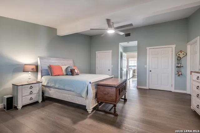 1725 Fm 2504 Poteet, TX 78065