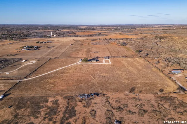 1725 Fm 2504 Poteet, TX 78065