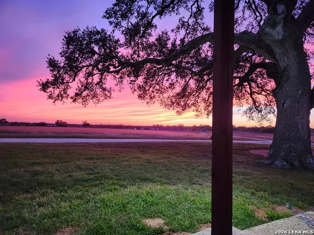 1725 Fm 2504 Poteet, TX 78065
