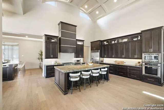 106 Wellesley Shavano Park, TX 78231