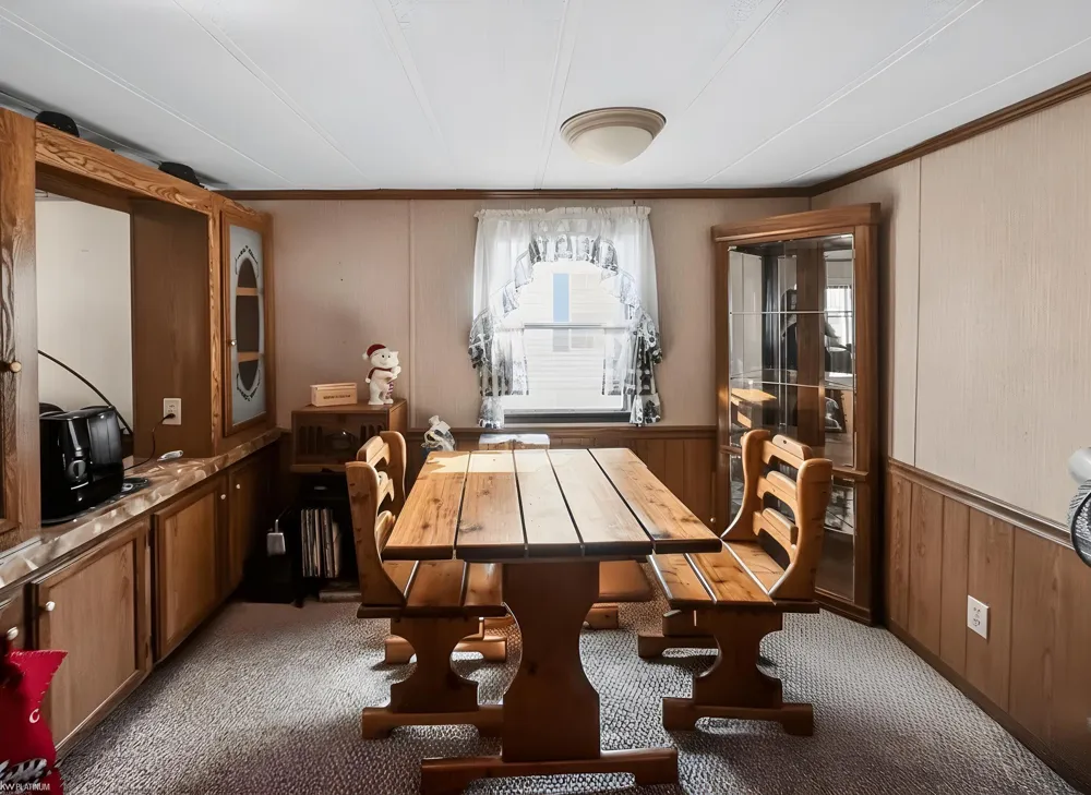48609 Pineview Drive Shelby Charter Township, MI 48317